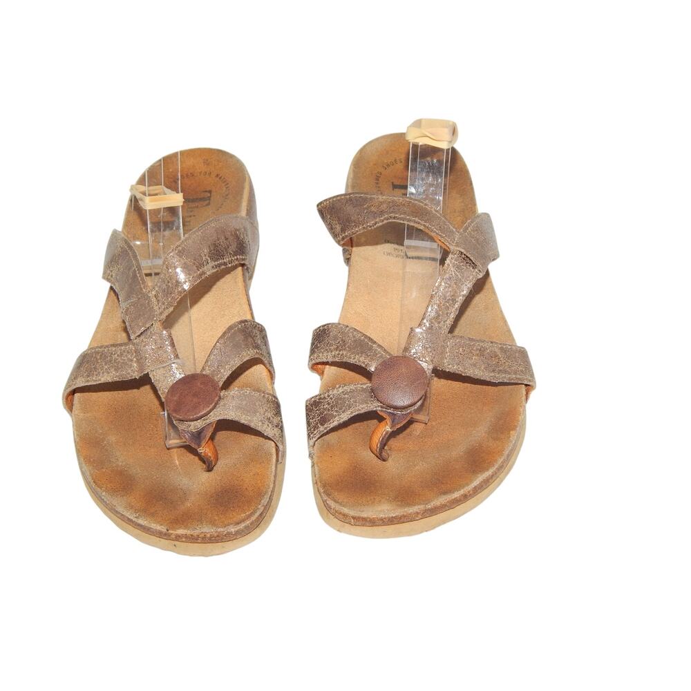 Think! Metallic Leather Women Sandals Size 6